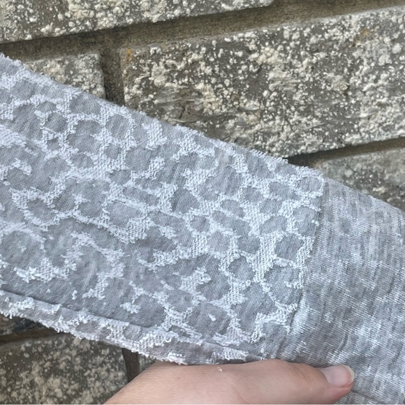 Lightweight Longsleeve Grey Cheetah Print Top - Tee by Bit Star - Size XS - Picture 4 of 8